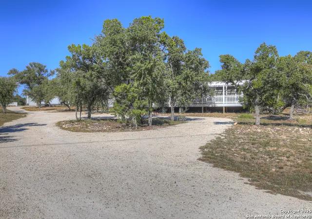 2nd image of 270 Lakewood, Canyon Lake, TX 78133 | MLS# 1923608