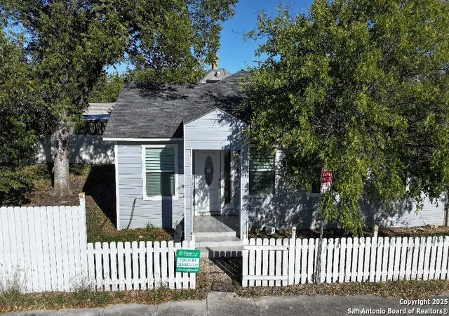 Photo 2 of Multi family home for sale at 139 Hansford, San Antonio, TX 78210 | MLS# 1923625 | Listing updated on 2026-04-19