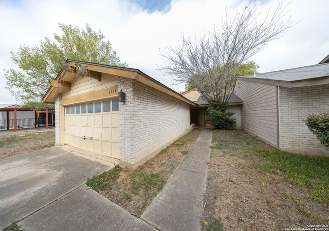 Photo 1 of Single family home for sale at 6915 Brecon, San Antonio, TX 78239 | MLS# 1923634 | Listing updated on 2026-09-04