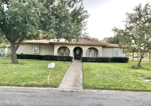 4th image of 206 Harralton Circle, Devine, TX 78016 | MLS# 1923672