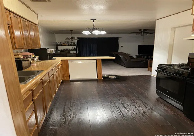 Photo 3 of Single family home for sale at 1914 Perlita, San Antonio, TX 78224 | MLS# 1923687 | Listing updated on 2025-12-15