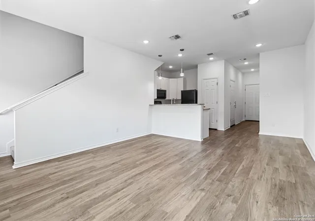 Photo 3 of Sale Pending at 6942 Crestway Rd, San Antonio, TX 78239 | MLS# 1923701 | Listing updated on 2026-02-04