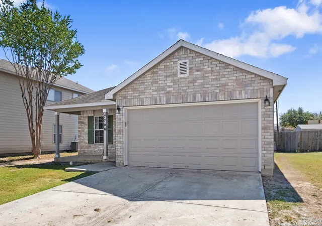 Photo 3 of Sale Pending at 7706 Ruidoso Chase, Schertz, TX 78154 | MLS# 1923707 | Listing updated on 2025-12-03