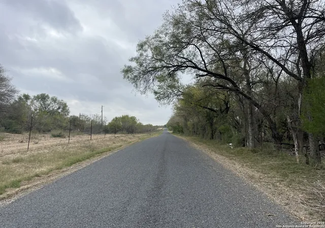 Photo 3 of Sale Pending at 686 County Rd 545, Hondo, TX 78861 | MLS# 1923714 | Listing updated on 2026-02-27