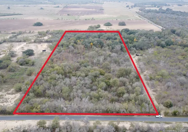 Photo 2 of Sale Pending at 686 County Rd 545, Hondo, TX 78861 | MLS# 1923714 | Listing updated on 2026-02-27