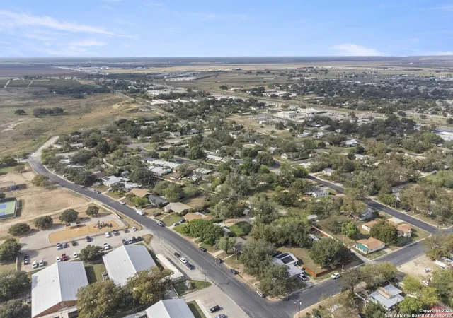 40th image of 1706 24th, Hondo, TX 78861 | MLS# 1923724
