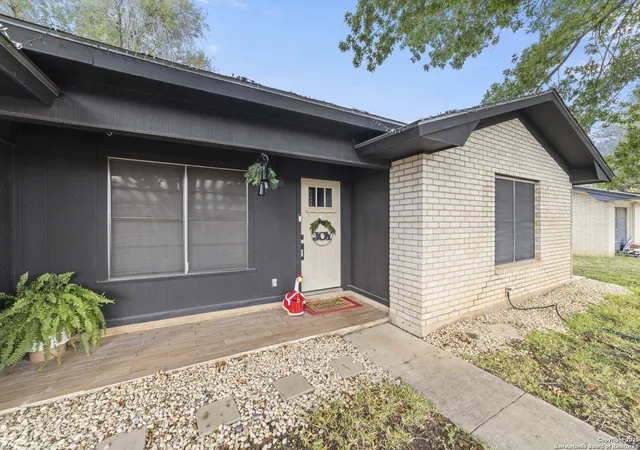 5th image of 1706 24Th, Hondo, TX 78861 | MLS# 1923724
