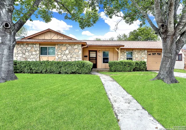 1st image of 1004 Gettysburg, Schertz, TX 78154 | MLS# 1923774