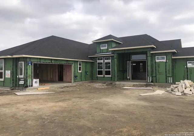 Photo 2 of Sale Pending at 810 Niebla Crk, San Antonio, TX 78263 | MLS# 1923782 | Listing updated on 2025-11-24