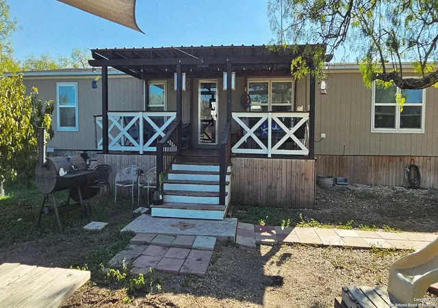 Photo 1 of Manufactured home for sale at 275 W Trail, Pleasanton, TX 78064 | MLS# 1923784 | Listing updated on 2026-02-20