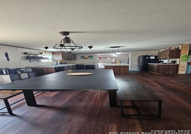 Photo 4 of Manufactured home for sale at 275 W Trail, Pleasanton, TX 78064 | MLS# 1923784 | Listing updated on 2026-02-20