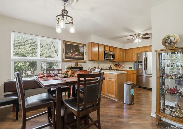 Photo 4 of Single family home for sale at 632 Durham Dr, Canyon Lake, TX 78133 | MLS# 1923792 | Listing updated on 2026-01-13