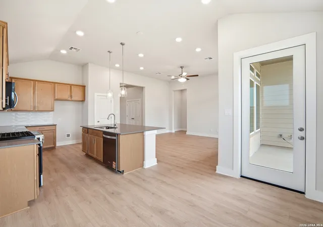 Photo 3 of Sale Pending at 282 Laurel Hike, San Antonio, TX 78253 | MLS# 1923821 | Listing updated on 2026-05-15