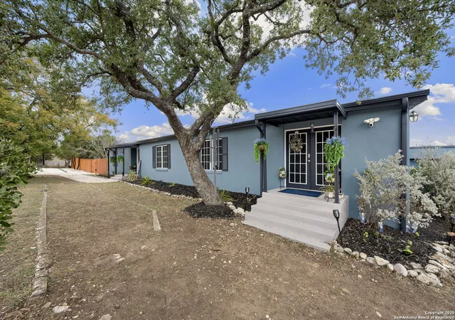 Photo 4 of Sale Pending at 1575 Live Oak Dr, Canyon Lake, TX 78133 | MLS# 1923838 | Listing updated on 2026-02-21
