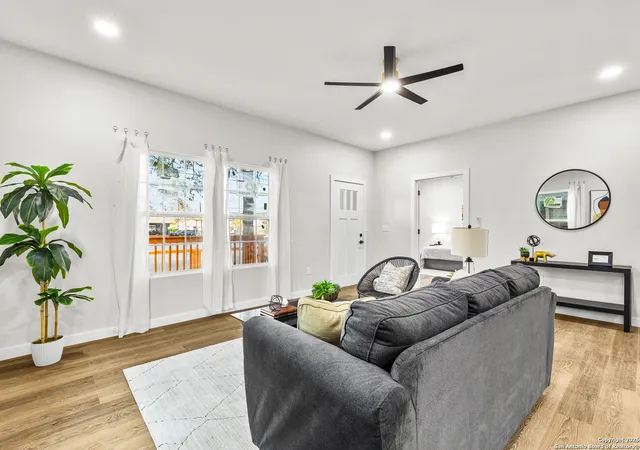 5th image of 2706 Cesar E Chavez, San Antonio, TX 78207 | MLS# 1923900