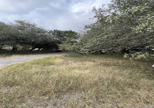 2nd image of 11811 Orsinger Ln, San Antonio, TX 78230 | MLS# 1923953