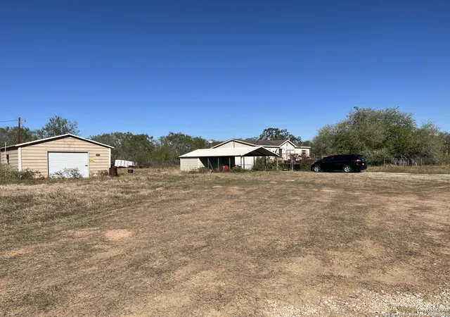 Photo 4 of Manufactured home for sale at 477 County Road 440, Stockdale, TX 78160 | MLS# 1923984 | Listing updated on 2025-12-02