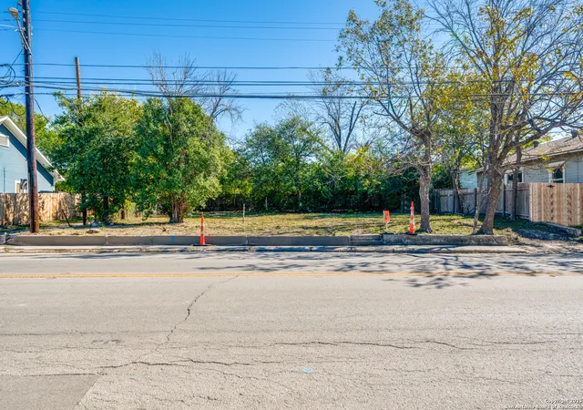 Photo 1 of Land for sale at 910 N Hackberry, San Antonio, TX 78202 | MLS# 1923989 | Listing updated on 2026-06-12