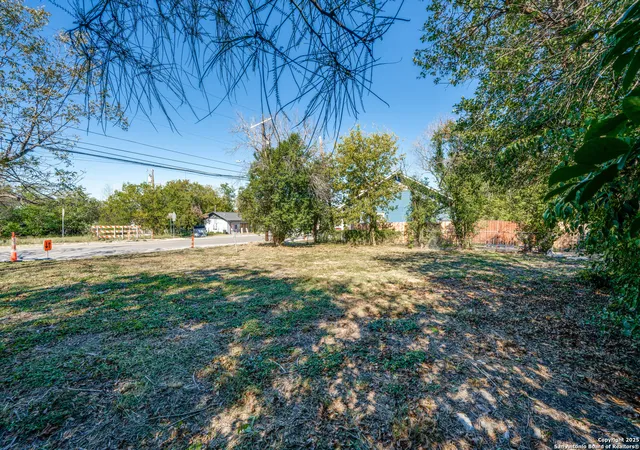 Photo 4 of Land for sale at 910 N Hackberry, San Antonio, TX 78202 | MLS# 1923989 | Listing updated on 2026-06-12