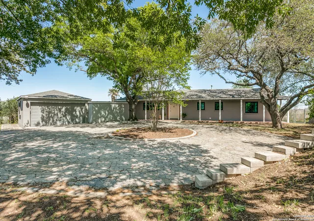 2nd image of 426 E Hathaway, San Antonio, TX 78209 | MLS# 1923990