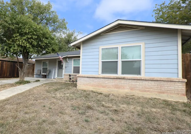 Photo 3 of Single family home for sale at 915 Rexford, San Antonio, TX 78216 | MLS# 1923994 | Listing updated on 2025-11-30
