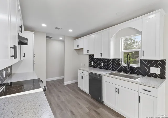 Homes for sale in San Antonio, TX | 2210 Crockett, San Antonio, TX 78202 | MLS# 1923995