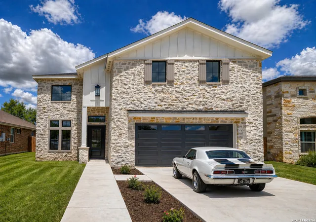 1st image of 6 Rio Seco, Uvalde, TX 78801 | MLS# 1924004