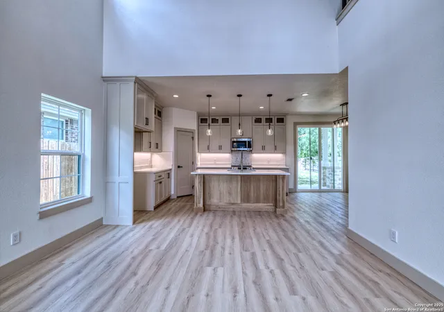 4th image of 6 Rio Seco, Uvalde, TX 78801 | MLS# 1924004