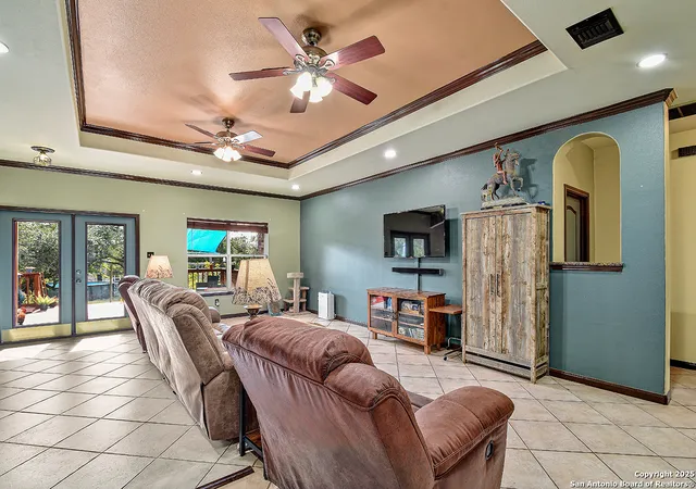 Photo 4 of Single family home for sale at 518 Oracle, San Antonio, TX 78260 | MLS# 1924012 | Listing updated on 2026-02-27