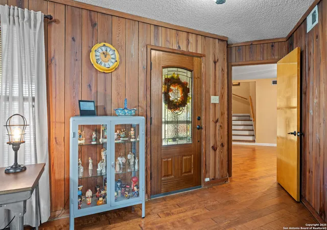 Photo 4 of Single family home for sale at 102 Zornia, Castle Hills, TX 78213 | MLS# 1924018 | Listing updated on 2026-09-03