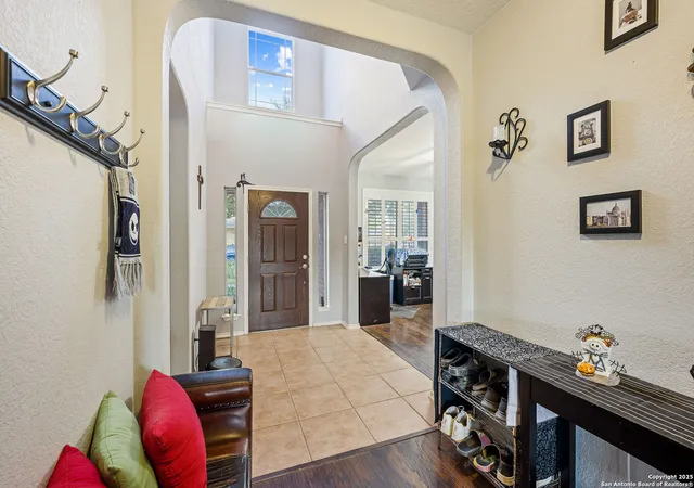 Photo 4 of Sale Pending at 8306 Piney Wood Run, San Antonio, TX 78255 | MLS# 1924019 | Listing updated on 2026-04-26