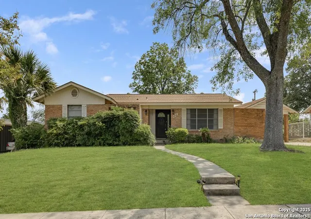 Photo 3 of Sale Pending at 338 Tango Dr, San Antonio, TX 78216 | MLS# 1924027 | Listing updated on 2026-04-13