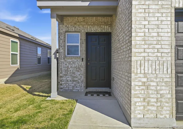 Photo 3 of Sale Pending at 419 Pleasanton, San Antonio, TX 78221 | MLS# 1924057 | Listing updated on 2026-03-03