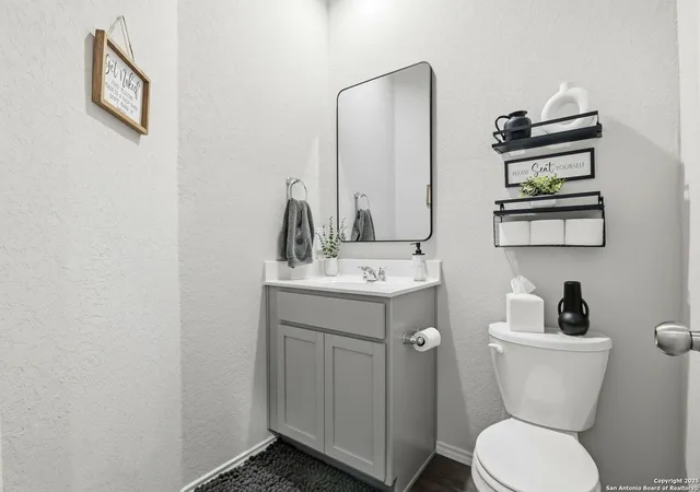 Photo 4 of Sale Pending at 419 Pleasanton, San Antonio, TX 78221 | MLS# 1924057 | Listing updated on 2026-03-03