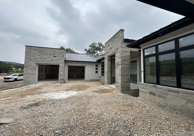 Photo 3 of Single family home for sale at 21310 Meditation Ln, San Antonio, TX 78257 | MLS# 1924062 | Listing updated on 2025-12-01