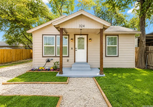 Photo 1 of Sale Pending at 324 Overlook Rd, San Antonio, TX 78233 | MLS# 1924073 | Listing updated on 2026-08-27