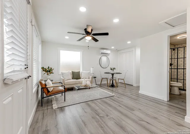 Photo 3 of Sale Pending at 324 Overlook Rd, San Antonio, TX 78233 | MLS# 1924073 | Listing updated on 2026-08-27