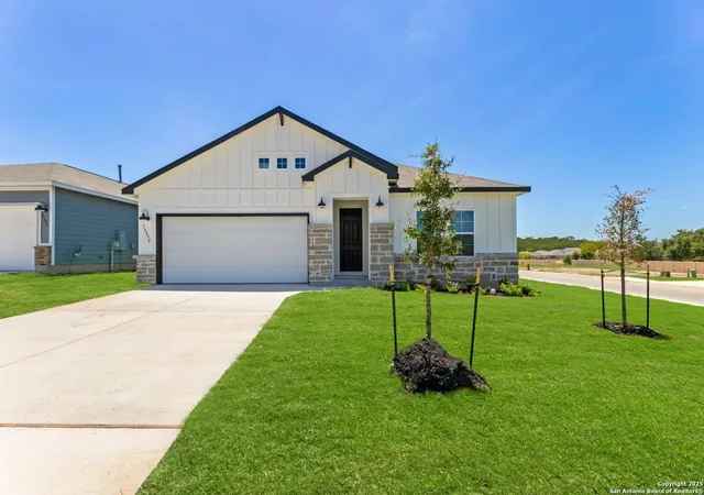 Photo 2 of Sale Pending at 16646 Rosemary Ridge, Elmendorf, TX 78112 | MLS# 1924103 | Listing updated on 2026-01-03