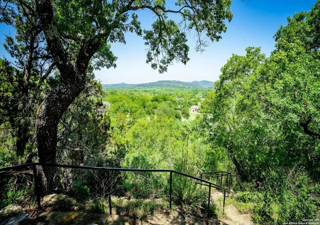 Photo 3 of Single family home for sale at 1121 Brad Street, Canyon Lake, TX 78133 | MLS# 1924109 | Listing updated on 2025-12-01