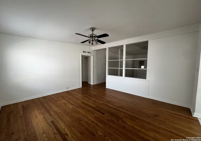 Photo 2 of Sale Pending at 507 Gilbert, San Antonio, TX 78213 | MLS# 1924111 | Listing updated on 2026-01-22