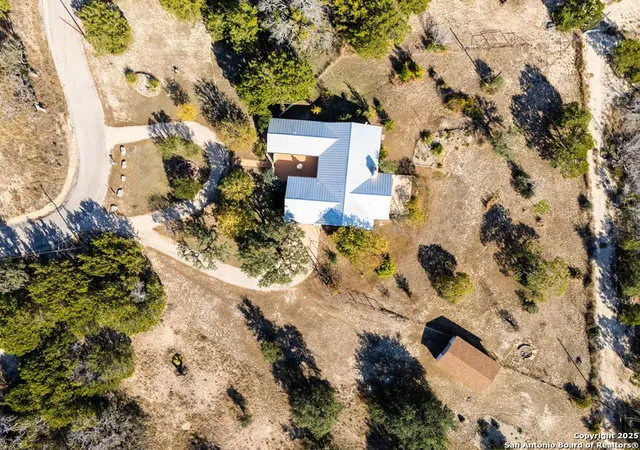 Photo 3 of Sale Pending at 200 Roundabout Ln, Kerrville, TX 78028 | MLS# 1924112 | Listing updated on 2026-01-14
