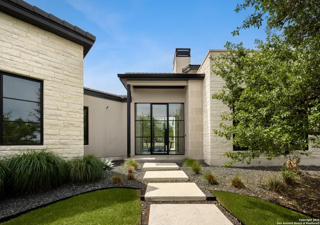 Photo 3 of Mansion for sale at 211 Clubs, Boerne, TX 78006 | MLS# 1924141 | Listing updated on 2026-02-11