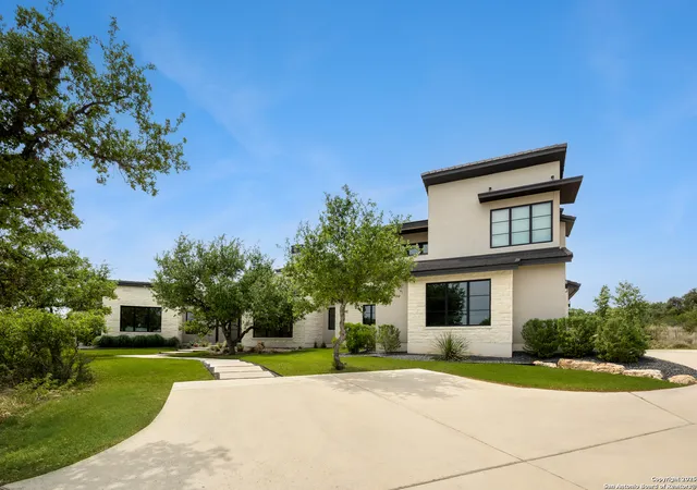 Photo 1 of Mansion for sale at 211 Clubs, Boerne, TX 78006 | MLS# 1924141 | Listing updated on 2026-02-11