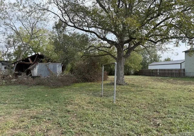 Photo 4 of Sale Pending at 510 Bonair Dr, San Antonio, TX 78222 | MLS# 1924178 | Listing updated on 2026-01-10