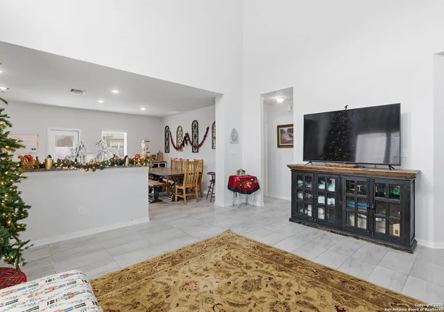 Photo 3 of Single family home for sale at 305 Tims Way, Seguin, TX 78155 | MLS# 1924179 | Listing updated on 2025-12-01