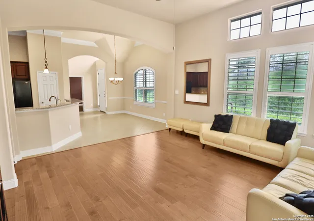 Listing Photo 4 - Condo for sale in building located at 8250 Cruiseship Bay, San Antonio, TX 78255 - Unit #801