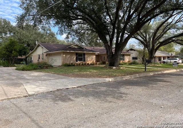 Photo 2 of Single family home for sale at 1216 Mockingbird, Pleasanton, TX 78064 | MLS# 1924269 | Listing updated on 2026-06-18