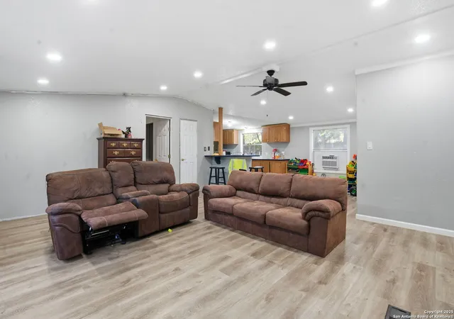 Photo 3 of Manufactured home for sale at 185 Canyon Bend, Canyon Lake, TX 78133 | MLS# 1924287 | Listing updated on 2026-03-15