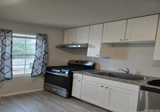 Photo 4 of Single family home for sale at 7503 Silos Trail, San Antonio, TX 78252 | MLS# 1924298 | Listing updated on 2025-12-18
