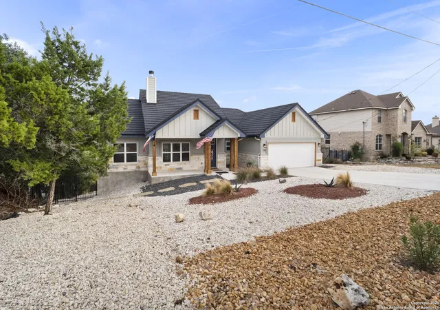 Photo 3 of Single family home for sale at 295 Delanoy Dr, Canyon Lake, TX 78133 | MLS# 1924358 | Listing updated on 2026-03-13